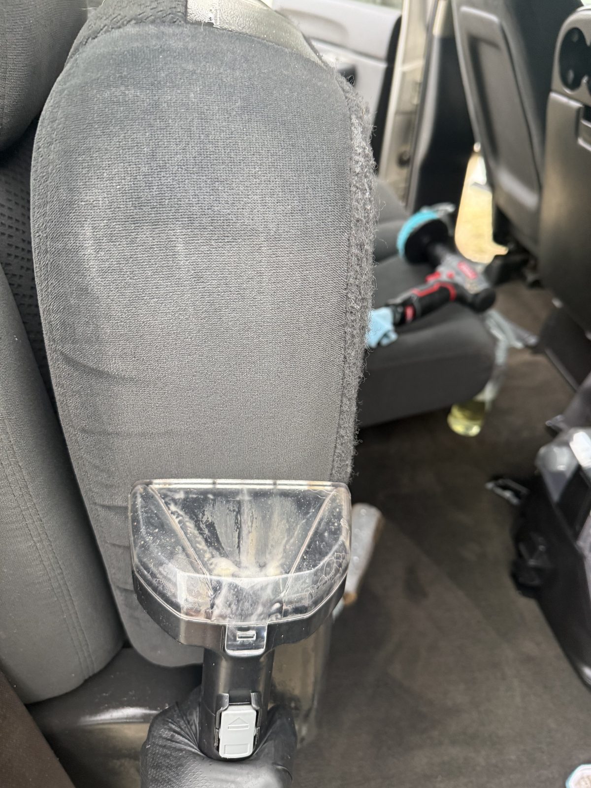 Chevrolet 3500 seats cleaning